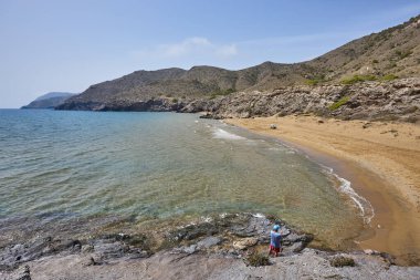 Murcia 'daki Akdeniz kıyısı. Calblanque doğal parkı, Parreno plajı. İspanya