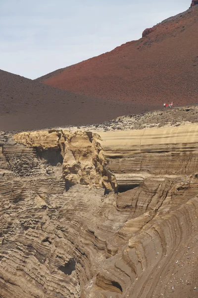 Azoren vulkanische Küstenlandschaft auf der Insel Faial. Ponta dos c — Stockfoto