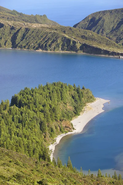 Azorerna landskap med sjö. Lagoa Fogo, Sao Miguel. Portugal — Stockfoto