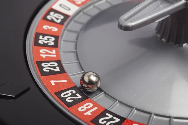 Καζίνο ρουλέτα λεπτομέρεια με μπάλα αριθμού είκοσι εννέα. Τα τυχερά παιχνίδια — Φωτογραφία Αρχείου