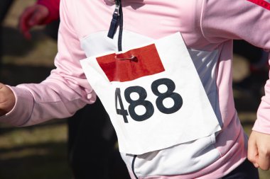 Bir ülke yarış genç atletik atlet. Açık devre