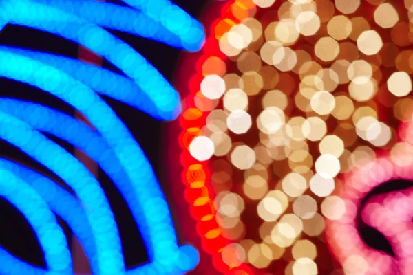 Navidad decoración de fondo luces de la ciudad. Rojo y azul — Foto de Stock