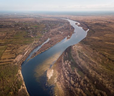 Ukrayna 'daki Desna Nehri' nin havadan görünüşü