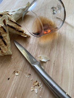 Konyak masasında alkol.