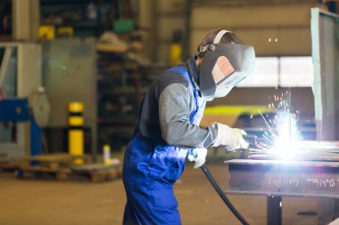 Çelik İnşaat işçisi metal parçalar kaynak