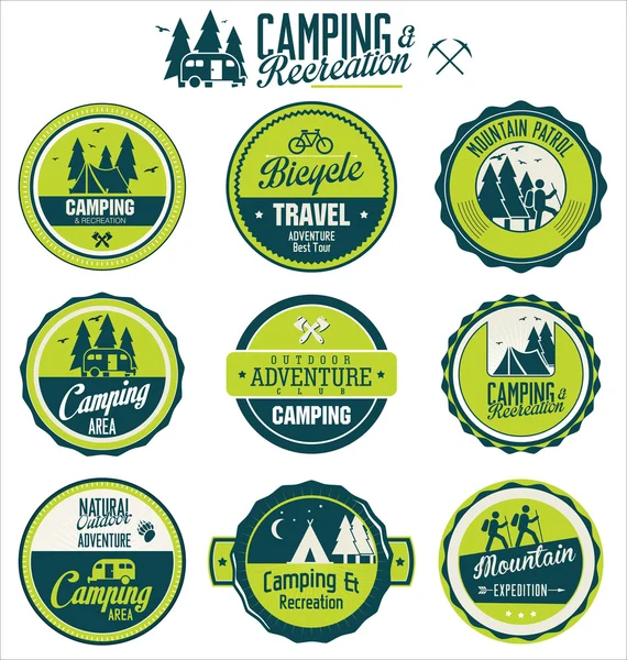 Set of vintage outdoor camp badges — Stock Vector