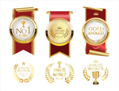 Altın defne ve altın amblemli ödüllü amblem beyaz arkaplanda izole edilmiş ödül metni 