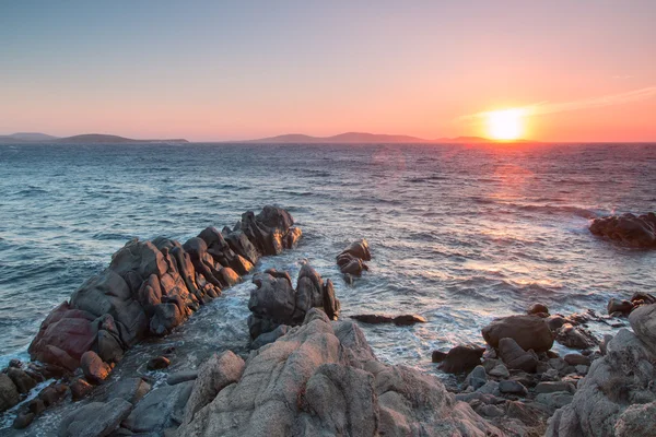 ミコノス島の 1 つの赤い夕日 — ストック写真