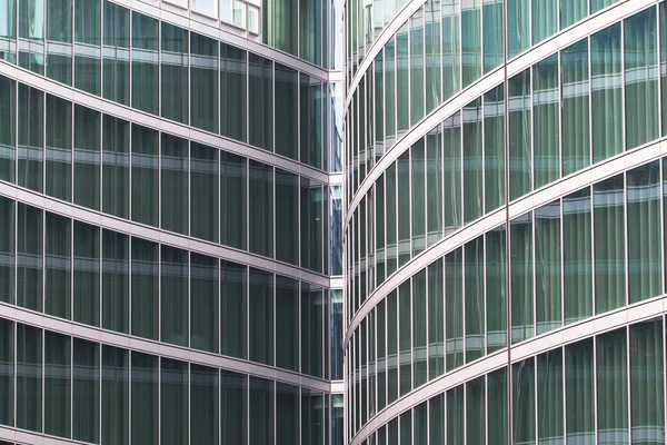 Moderní fasáda kancelářské budovy — Stock fotografie