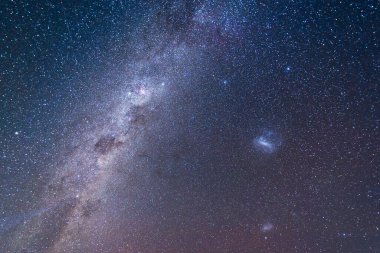 Güzel Afrika gece gökyüzü Samanyolu, LMC galaksisi ve SMC galaksisi, galaksi arka planı
