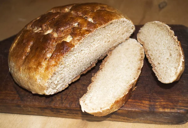 Chléb Vyrobený Několika Druhů Mouky Škrobu Bez Lepku Dřevěném Podkladu — Stock fotografie