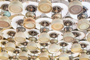 Vintage fenerler tavan üzeri yağlıboya.