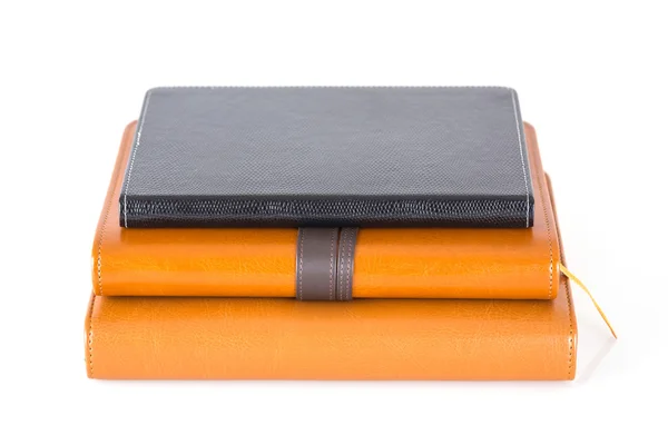 kahverengi ve siyah deri günlüğü kitap.