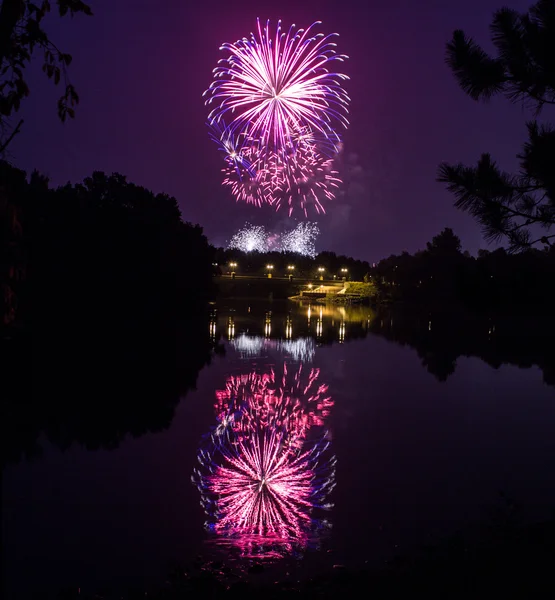 Fuochi d'artificio nel cielo Fotografia Stock