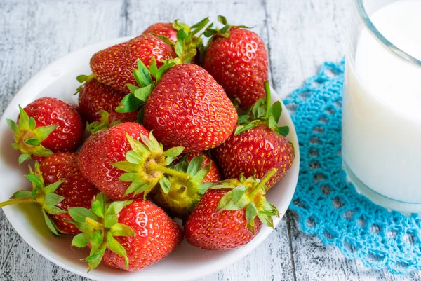Crêpes aux fraises tranchées — Photo