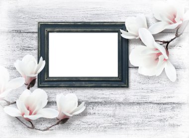 Manolya çiçek ve fotoğraf çerçevesi 