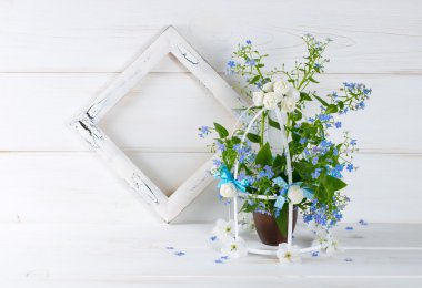 Unutma çiçeklerle kuş kafesi ve fotoğraf çerçevesi   