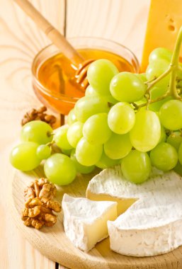 Natürmort, peynir, bal, ceviz ve üzüm