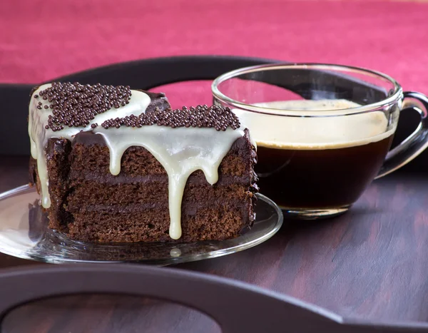 Bolo de chocolate com café — Fotografia de Stock