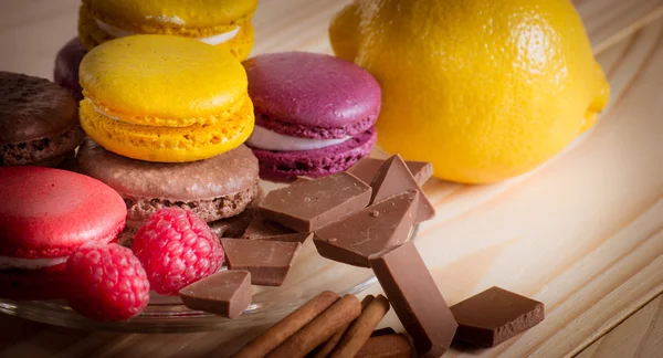 Macaroon with  chocolate, raspberry and lemon — Stock Photo, Image