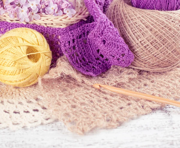 Filati per uncinetto e tovaglioli traforati a maglia — Foto Stock