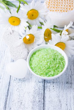 Deniz tuzu ve daisy ile Spa salon  