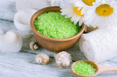 Deniz tuzu ve daisy ile Spa salon  