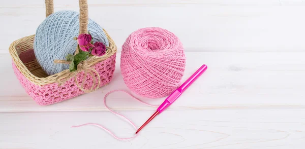 Yarn for crochet and  basket for handmade in shabby chic style — Stock Photo, Image