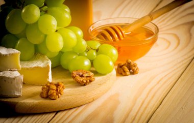 Natürmort, peynir, bal, ceviz ve üzüm