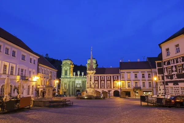在捷克共和国的酒窖的主广场 — 图库照片