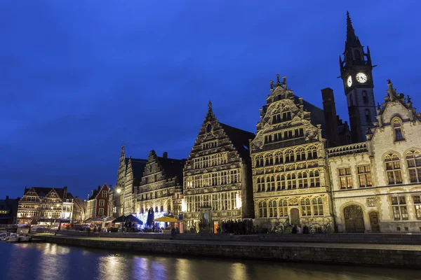 Graslei in oude centrum van de stad Gent in België — Stockfoto