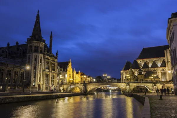 Graslei in oude centrum van de stad Gent in België — Stockfoto