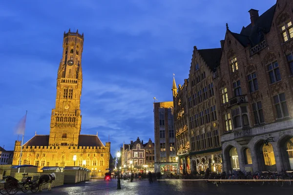 Grote Markt con campanario de Brujas en Bélgica —  Fotos de Stock