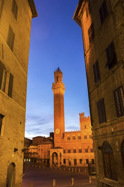 Palazzo Pubblico na Sieny Piazza del Campo w Włochy — Zdjęcie stockowe