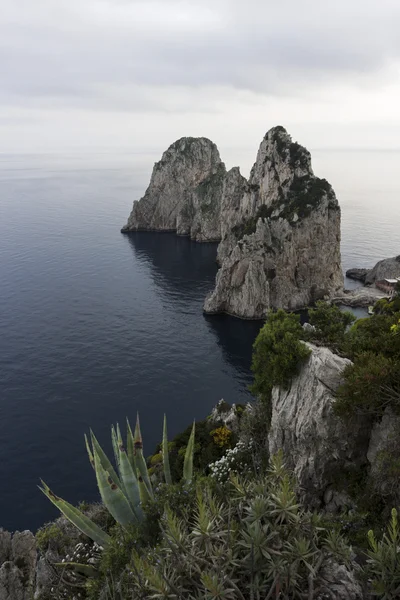 Capri faraglioni — Stock Photo, Image