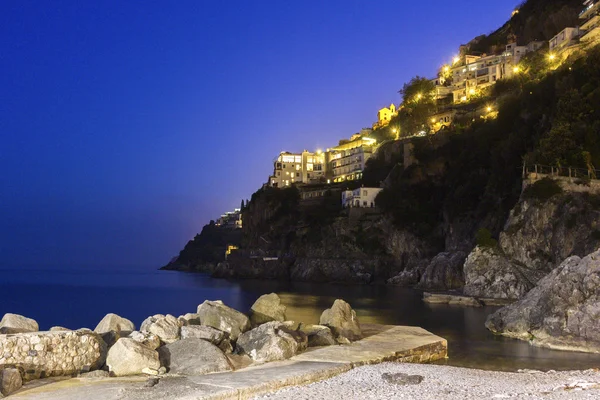 Vista sobre Amalfi en la noche, Italia —  Fotos de Stock