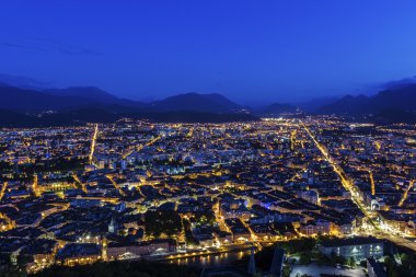 Grenoble üzerinde akşam göster
