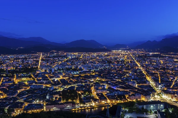 Vista sobre Grenoble à noite — Fotografia de Stock