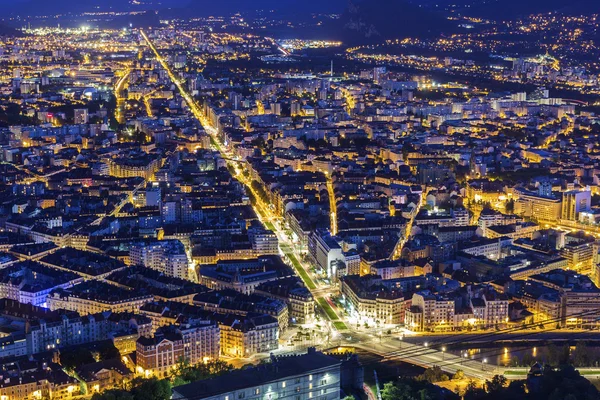 Blick auf Grenoble am Abend — Stockfoto