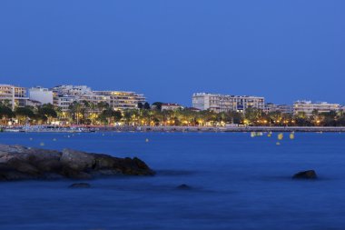Akşam Fransa'da Cannes