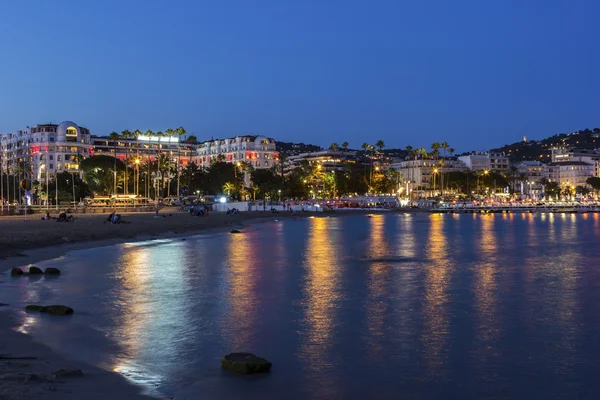 Cannes en France le soir — Photo