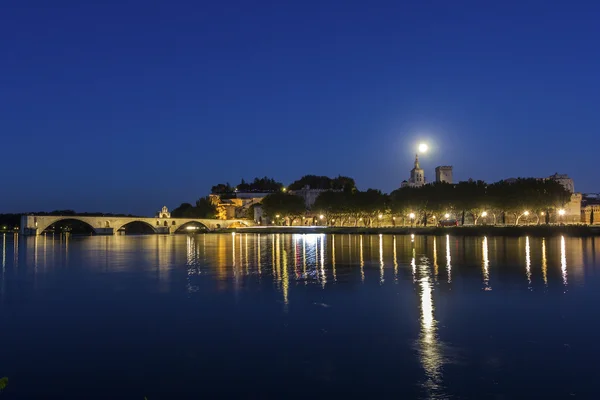 Volle maan in Avignon in Frankrijk — Stockfoto