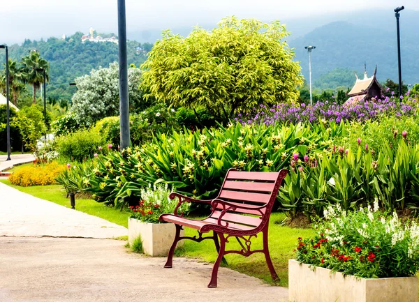 Bench in park — Stock Photo, Image