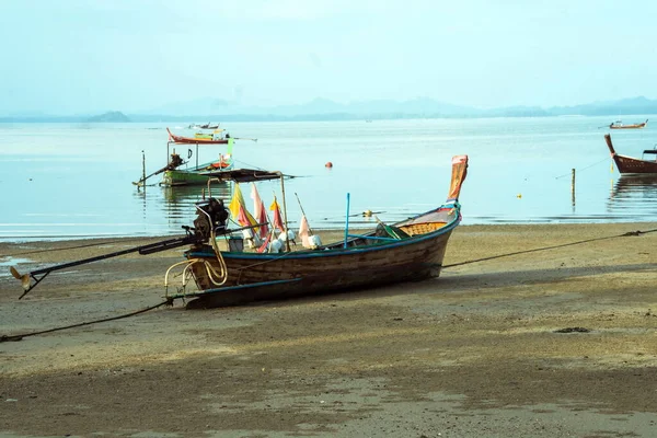 Barco Pesca Pescador Areia Uma Praia Vila Pescadores Barco Pesca — Fotografia de Stock