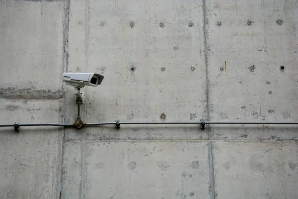 Cámara cctv en la pared — Foto de Stock