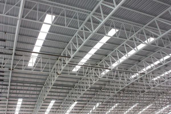 Carpark metalen dakstructuur 