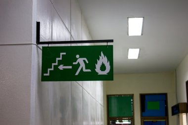 etiket yangın güvenlik işareti