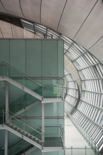 Interior del edificio, escalera — Foto de Stock