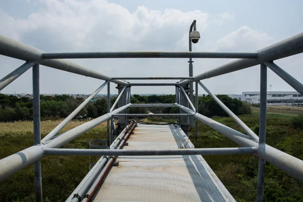 Overpass ponte in metallo — Foto Stock