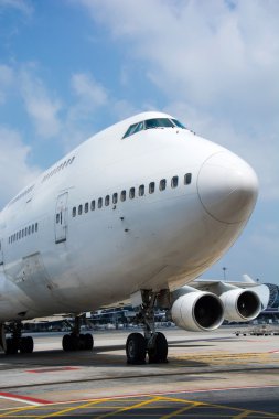 Yolcu uçakları havaalanında